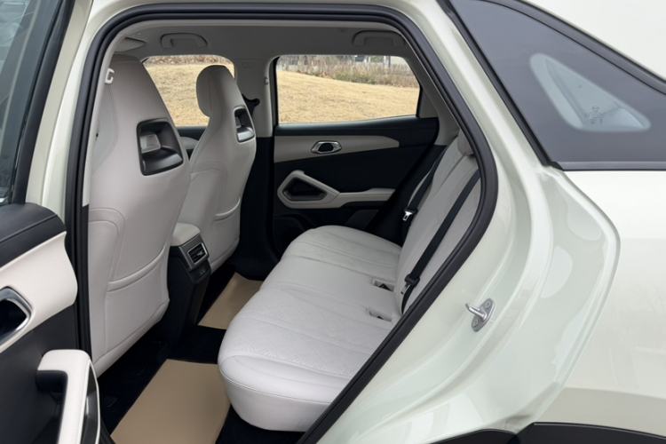 Used BYD Yuan UP 2025 Intelligent Driving Version 401 km Leading Edition