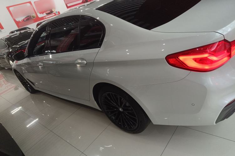 Used BMW 5 Series 2019 Facelifted 530Li Leading Edition M Sport Package
