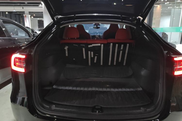 Used Tesla Model Y 2023 Rear-Wheel-Drive Version
