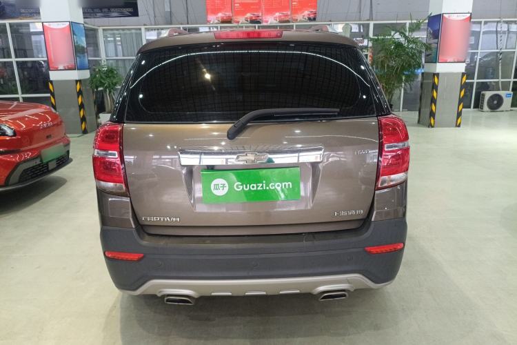 Used Chevrolet Captiva 2015 2.4L 4x4 Flagship Edition 7-Seater
