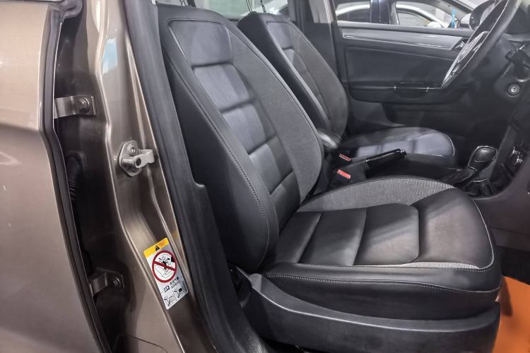 Used Volkswagen Bora 2015 Value Edition 1.6L Automatic Comfort Version
