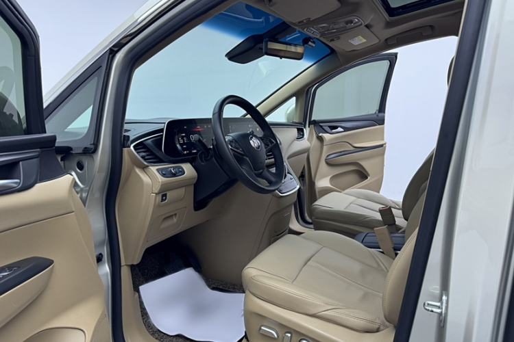 Used Buick GL8 2021 ES Landtrek 653T Luxury Model
