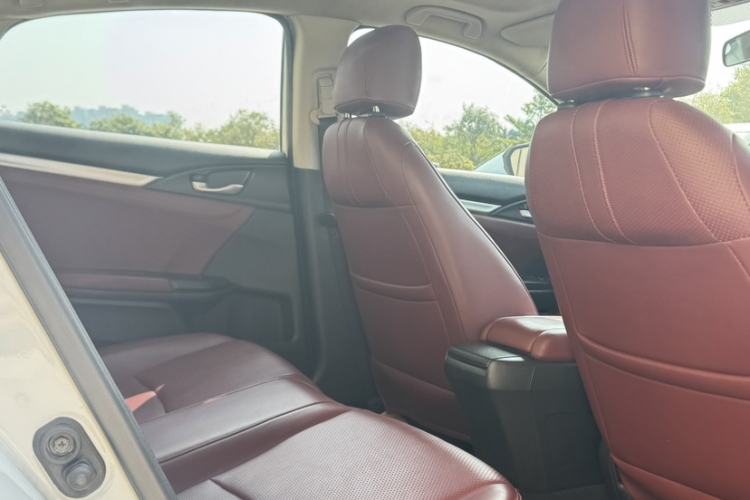 Used Honda Civic 2016 220TURBO CVT Luxury Edition
