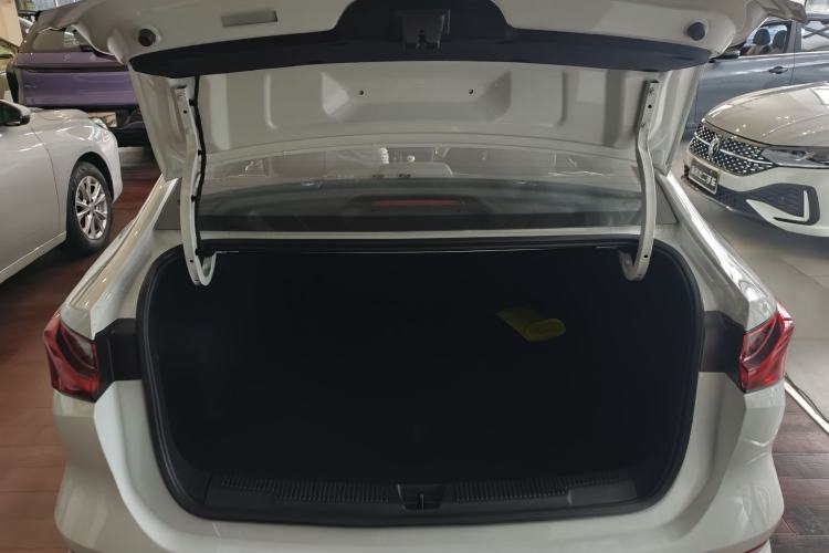 Used Roewe i5 2023 1.5L CVT Luxury Edition
