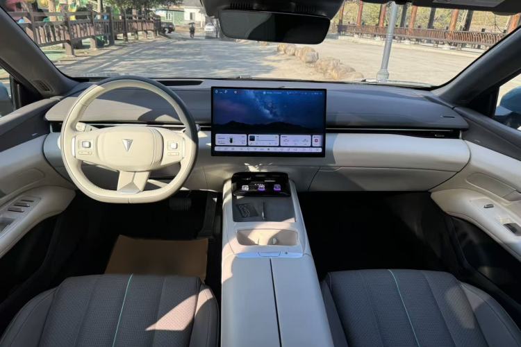 Used  L07 2024 230Max Qiankun Intelligent Driving ADS SE Range-Extended Version