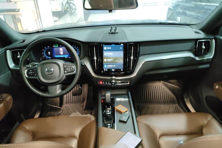 Used Volvo XC60 2024 B5 4x4 Smart Luxury Edition