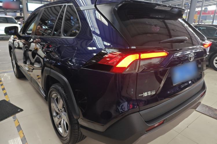 Used Toyota RAV4 2022 2.0L CVT Two-Wheel Drive Fashion Plus Edition
