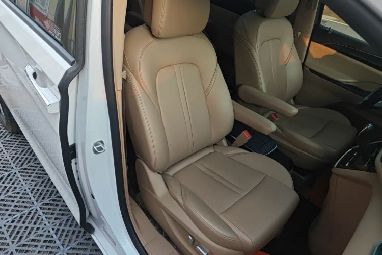 Used Buick GL8 2021 ES Landtrek 653T Luxury Model
