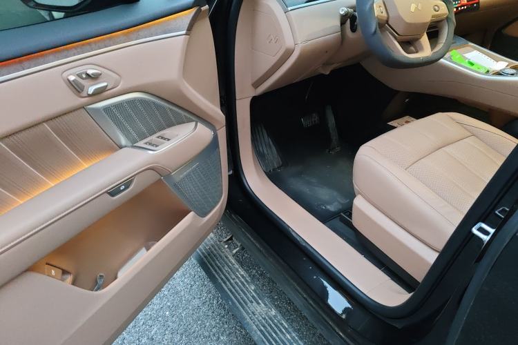 Used ONVO Luxeed L90 2025 Model—Max Six-Seater Version