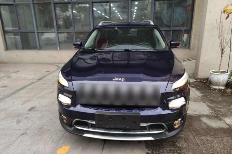 Used  Cherokee 2017 2.0L Superior Edition