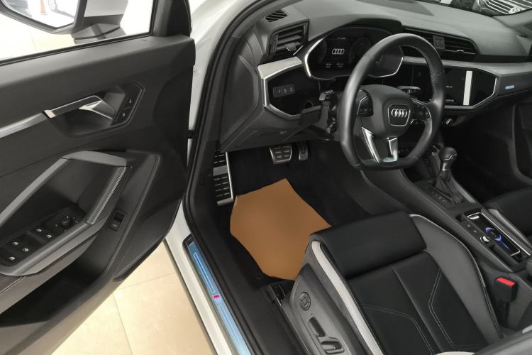 Used Audi Q3 2024 40 TFSI Fashion Dynamic Model