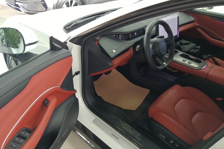 Used  SU7 2024 Rear-Drive Ultra-Long Range Advanced Pro-Level Intelligent Driving Version
