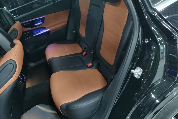 Used Mercedes-Benz GLC 2023 GLC 260 L 4MATIC Luxury Model 5 Seats
