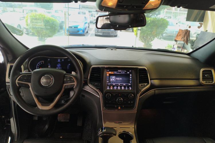 Used  Grand Cherokee (Import) 2014 3.0L Comfort Navigation Edition
