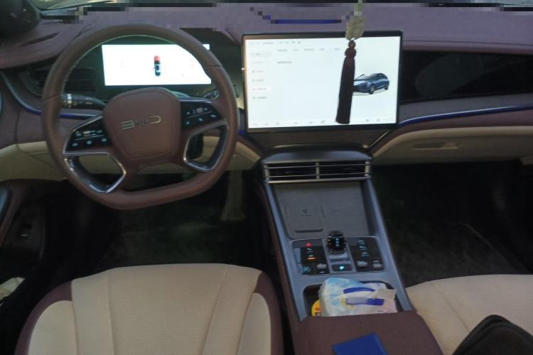 Used BYD Seal 2023 DM-i 1.5T 121km Prestige Model
