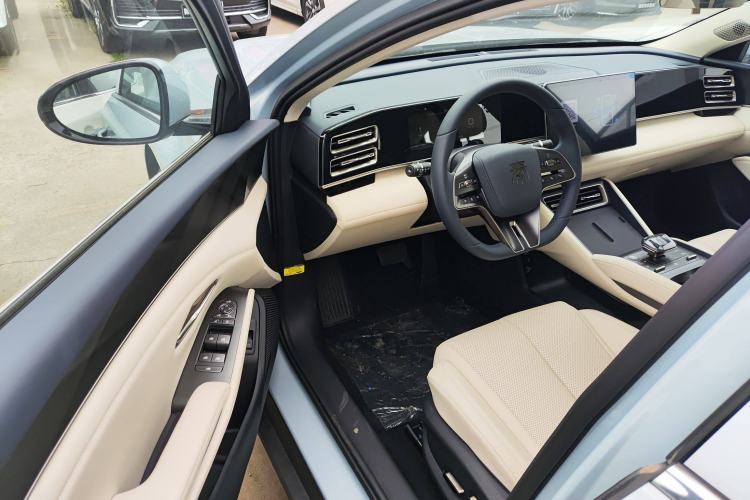 Used BYD Qin L 2024 DM-i 120KM Beyond Model
