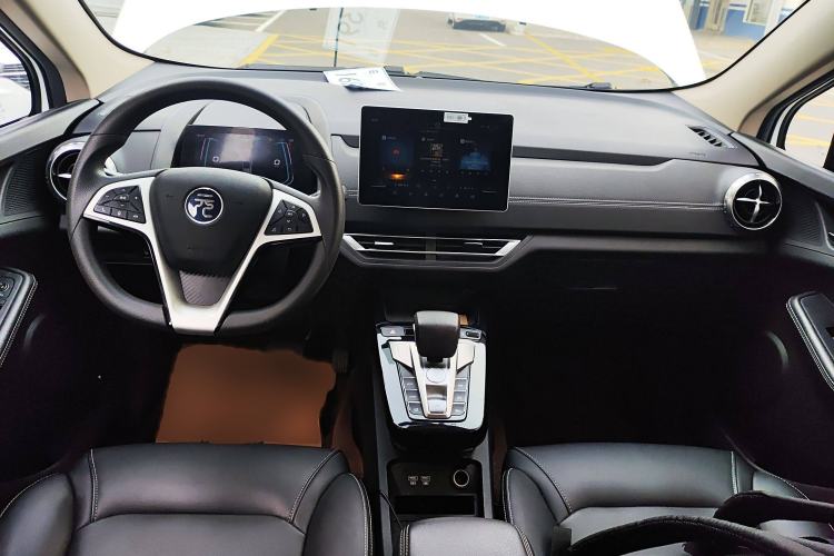 Used BYD Yuan New Energy 2019 EV535 Smart Connect Trendsetting Model
