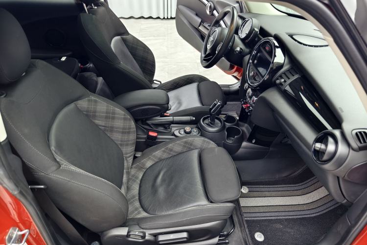 Used  MINI 2018 1.5T COOPER Classic Edition
