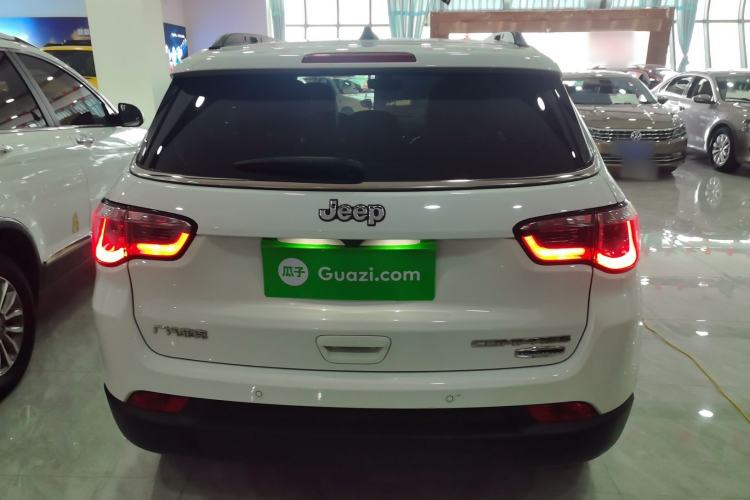 Used  Compass 2017 200T Automatic Family Edition
