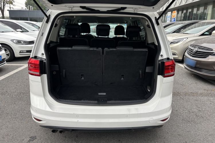 Used Volkswagen Touran 2018 Volkswagen Touran L 280TSI DSG Style Edition 7 Seats China VI Standard
