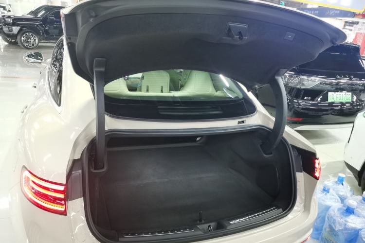 Used Hima Luxeed S7 2025 855 km Max