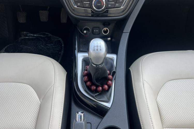 Used Changan Alsvin V7 2016 1.6L Manual Enjoyment Model China V Standard
