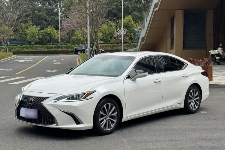 Used Lexus ES 2020 300h Premier Edition