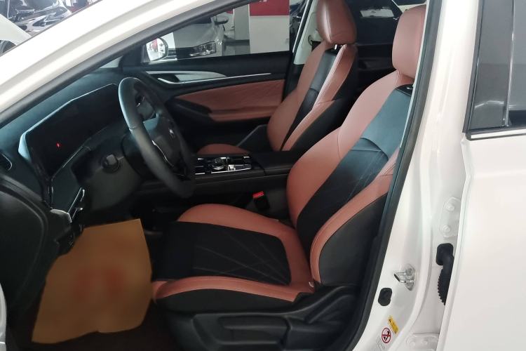 Used Changan Eado 2024 PLUS Blue Whale NE 1.4T GDI DCT High-Energy Edition
