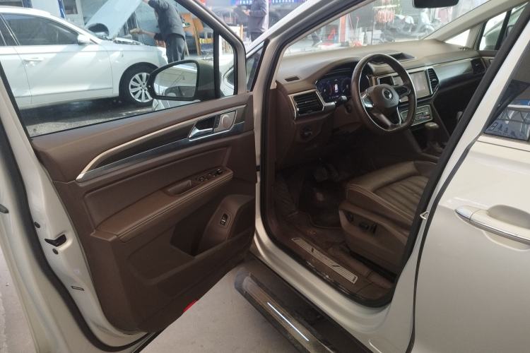 Used Volkswagen Viloran 2020 330TSI Luxury Edition
