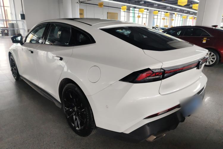 Used Changan UNI-V 2024 1.5T Smart Navigation Version
