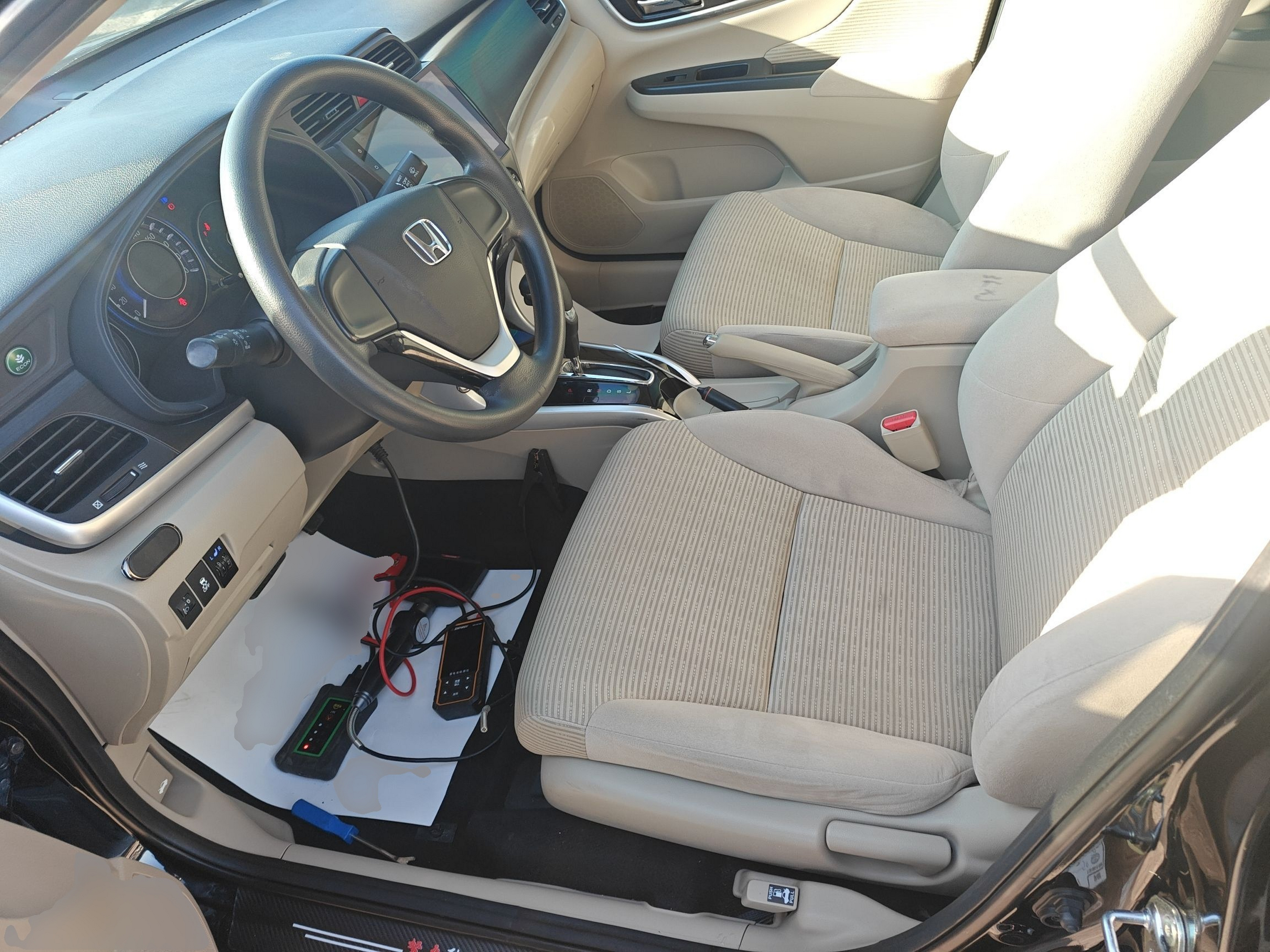 Переднее сиденье в автомобиле