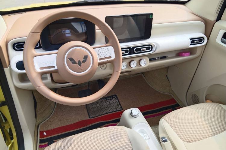 Used Wuling Hongguang MINIEV 2024 3rd Generation 215km Advanced Version
