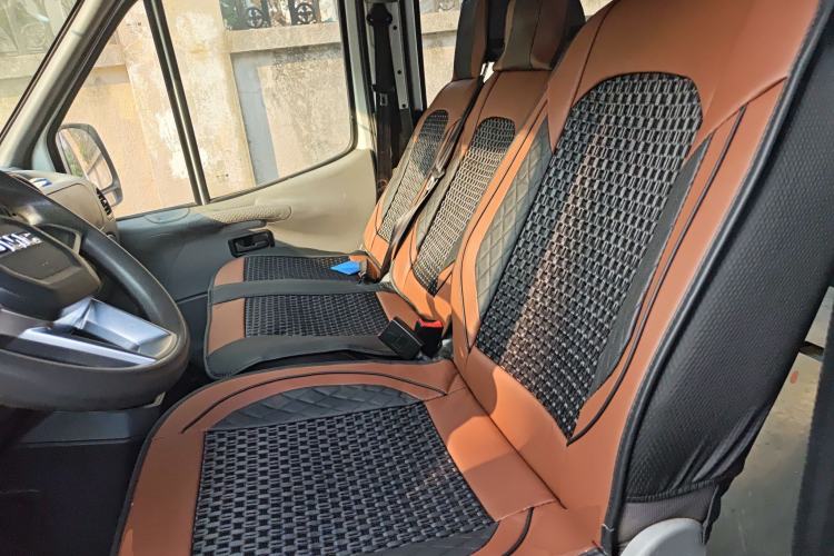 Used JMC Transit 2019 2.8T Commercial Version Short Wheelbase Mid-Roof 6-Seater China VI JX493
