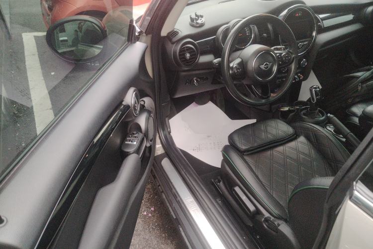 Used  MINI 2018 1.5T COOPER Classic Edition
