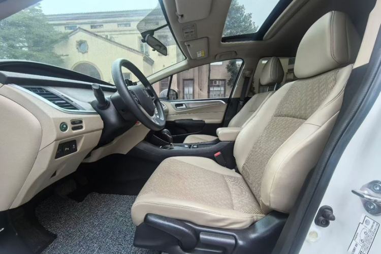 Used Honda Jade 2017 1.8L automatic Comfort version 5 seats
