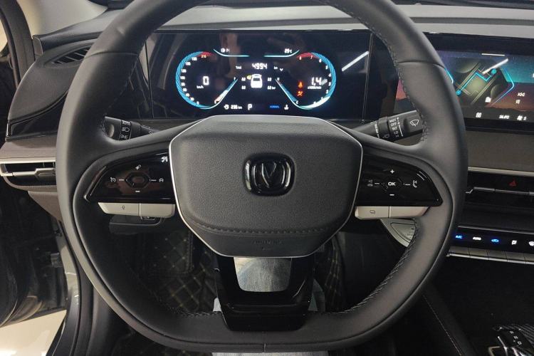 Used Changan Eado 2024 PLUS Blue Whale NE 1.4T GDI DCT High-Energy Edition
