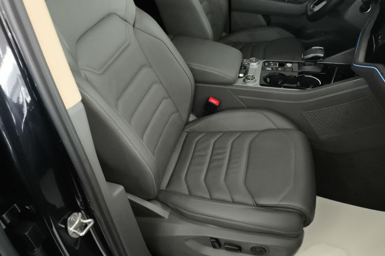 Used Volkswagen Touareg 2022 3.0 TSI Luxury Edition Black Diamond Sport Package
