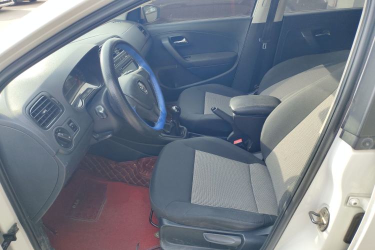 Used Volkswagen Polo 2014 1.4L Manual Fashion Edition
