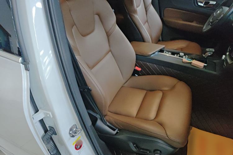 Used Volvo XC60 2021 T5 4x4 Smart Luxury Edition