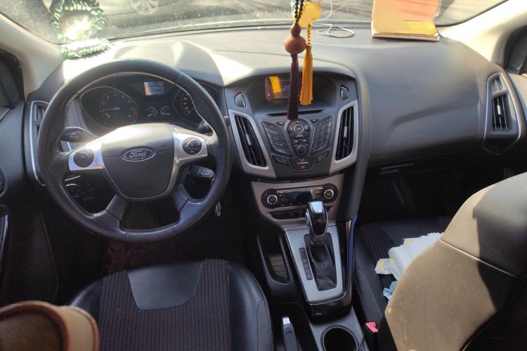 Used Ford Focus 2012 Sedan 1.6L Automatic Fashion Edition