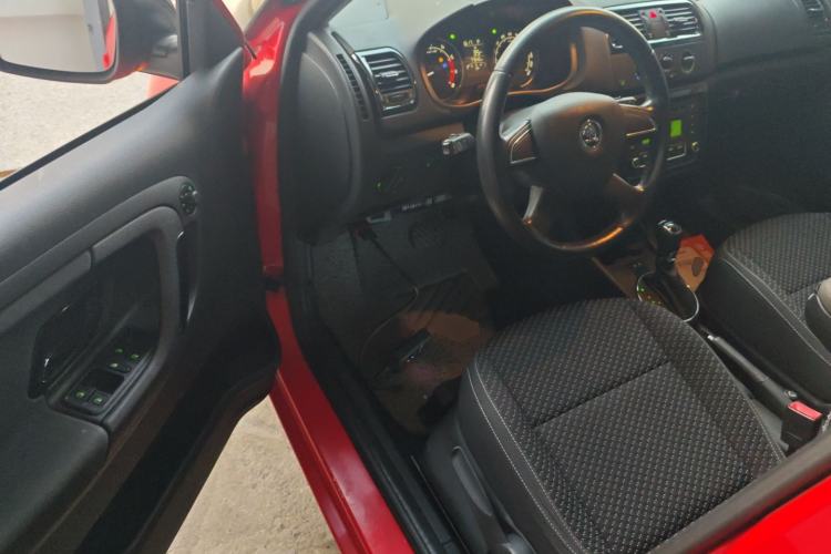 Used Skoda Fabia 2014 1.6L Automatic Sport Edition
