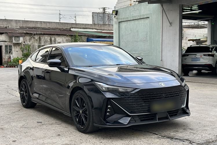 Used Changan UNI-V 2022 1.5T Prestige Version
