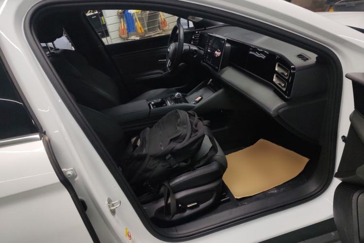 Used BYD Qin L 2025 DM-i Smart Drive 120KM Superior Model
