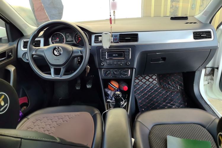 Used Volkswagen Santana 2015 Haval H9 1.6L Manual Comfort Edition
