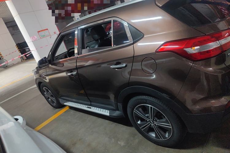 Used Hyundai ix25 2015 1.6L Automatic Two-Wheel-Drive Deluxe DLX Model
