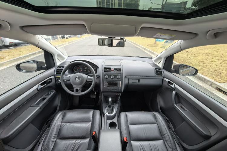 Used Volkswagen Touran 2015 1.4T DSG Comfort Edition 5 Seats
