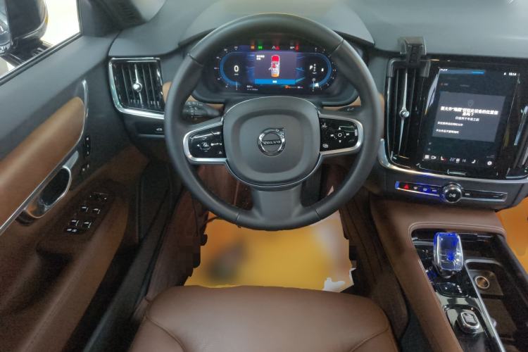 Used Volvo S90 2025 B5 Zhiyi Luxury Edition
