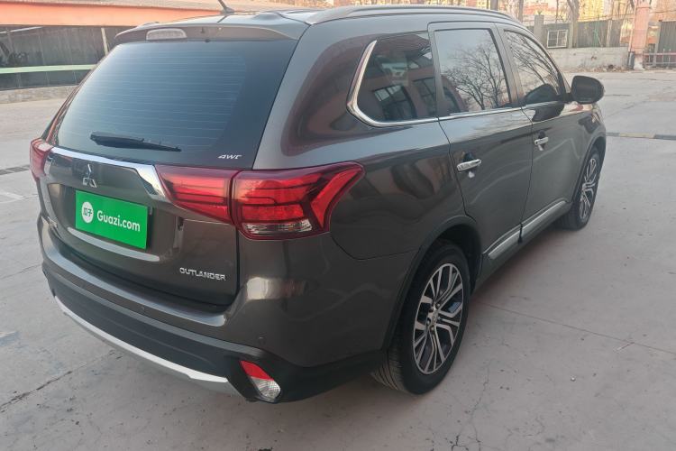 Used Mitsubishi Outlander 2016 2.4L 4x4 Elite Edition 5 Seats
