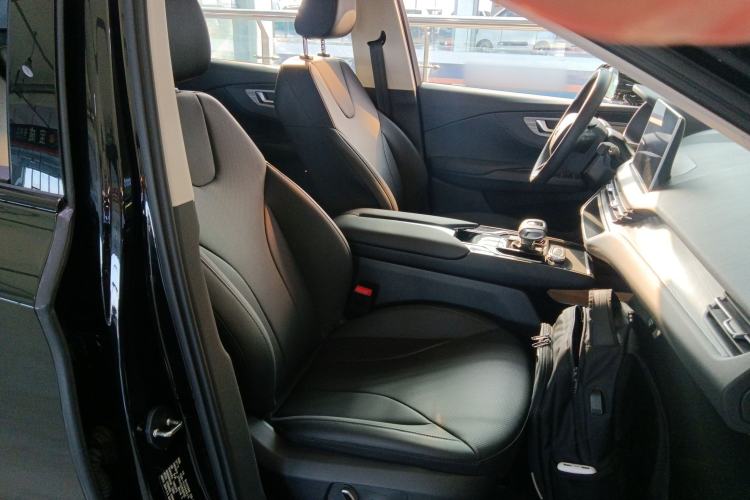 Used Hongqi E-QM5 2024 610 km PLUS
