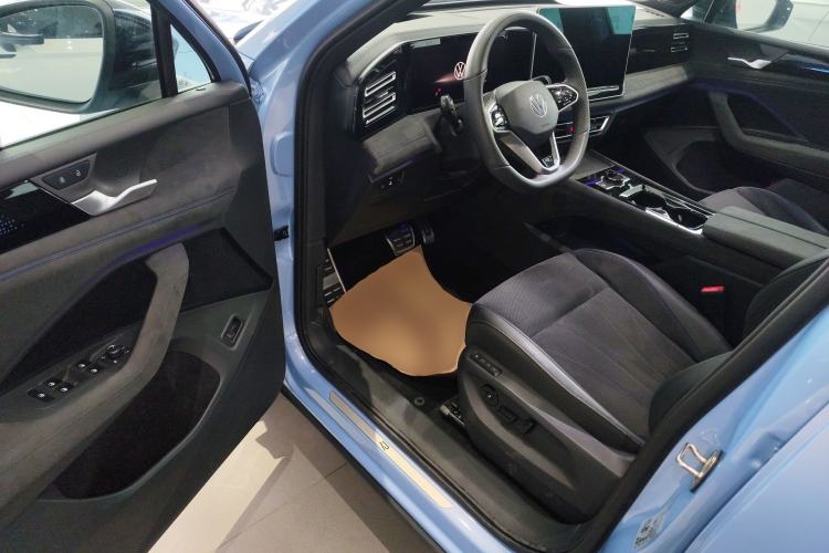 Used Volkswagen Tiguan L 2024 PRO 380TSI Four-Wheel Drive R-Line Prestige Edition
